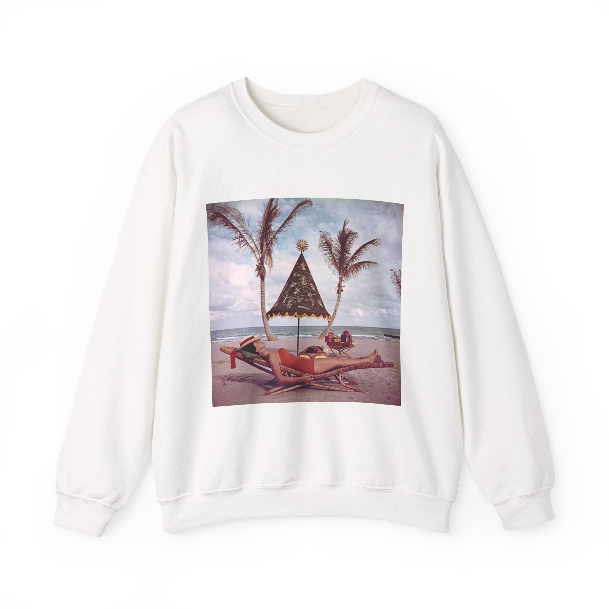 Vintage Christmas on the Beach Crewneck Sweatshirt - Gildan
