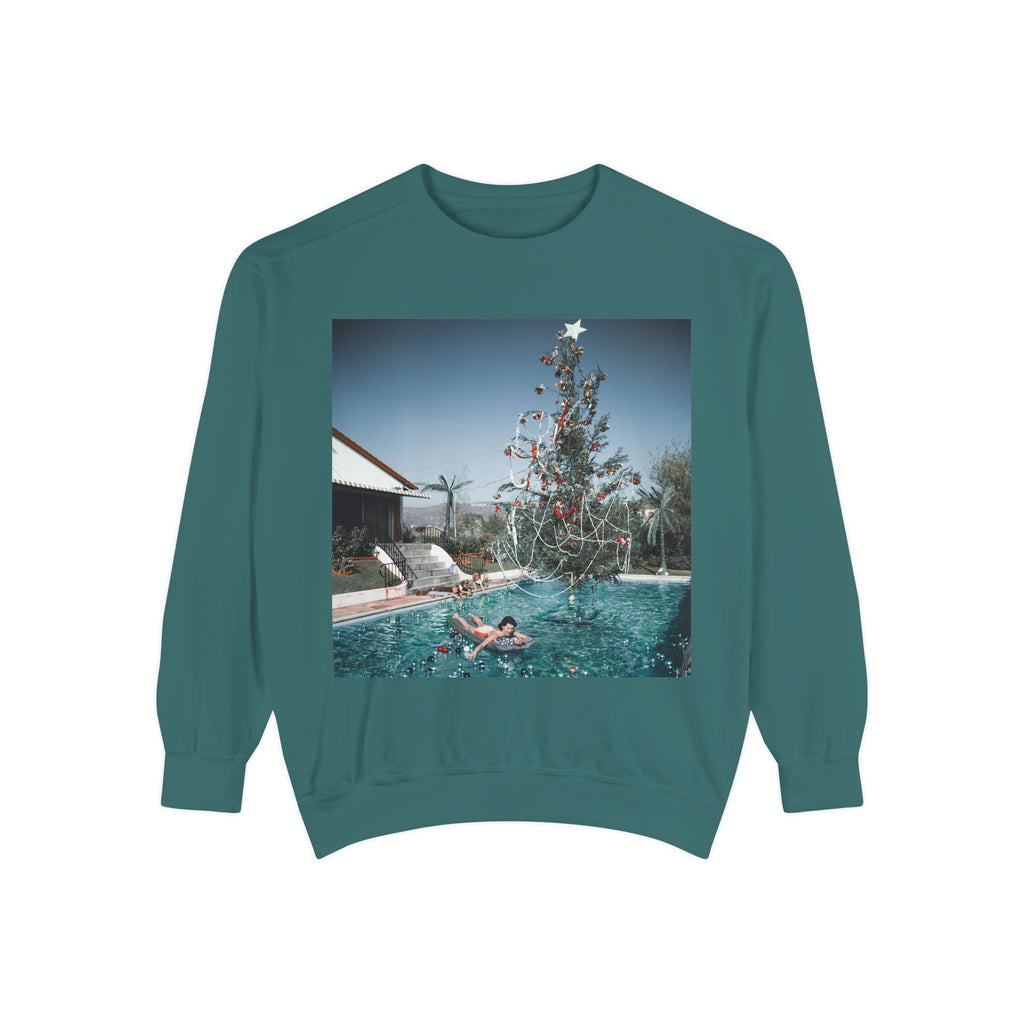 Vintage Poolside Christmas Tree Crewneck Sweatshirt - Comfort Colors