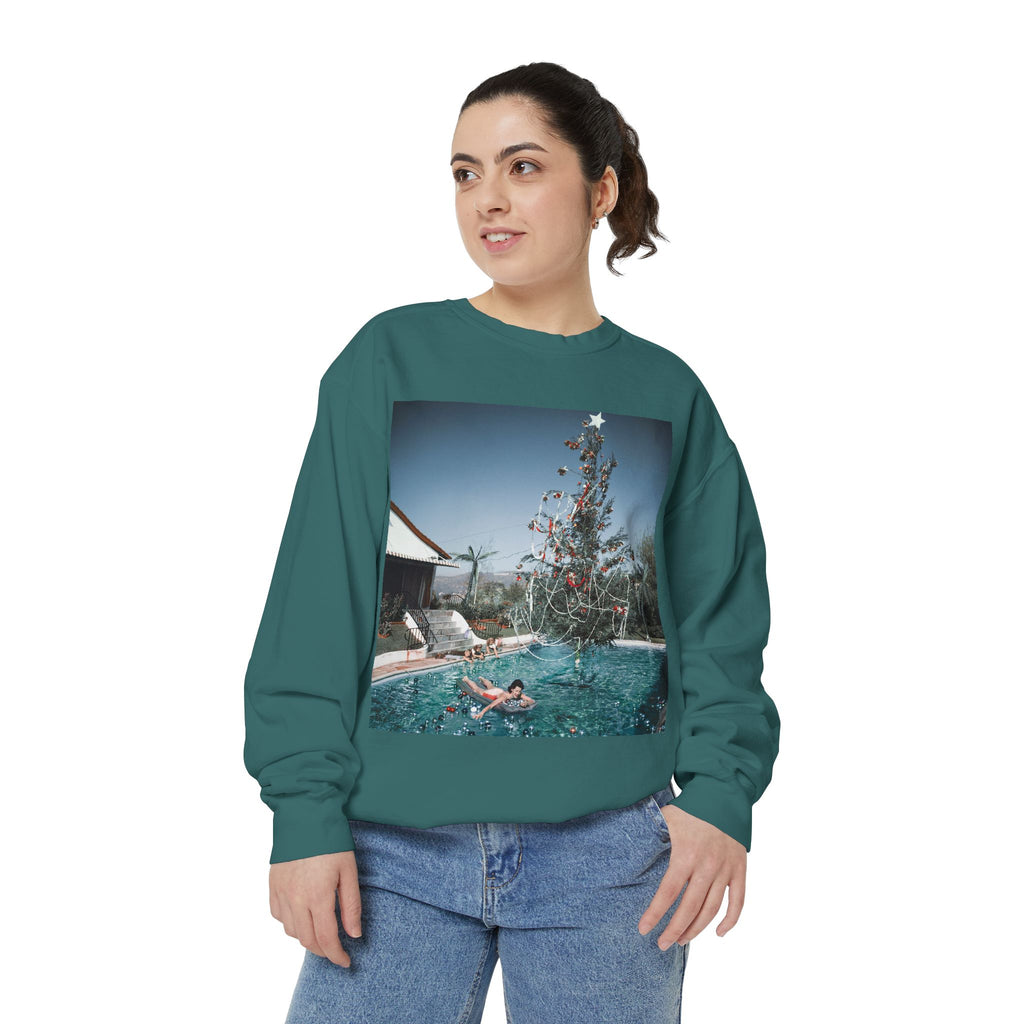 Vintage Poolside Christmas Tree Crewneck Sweatshirt - Comfort Colors