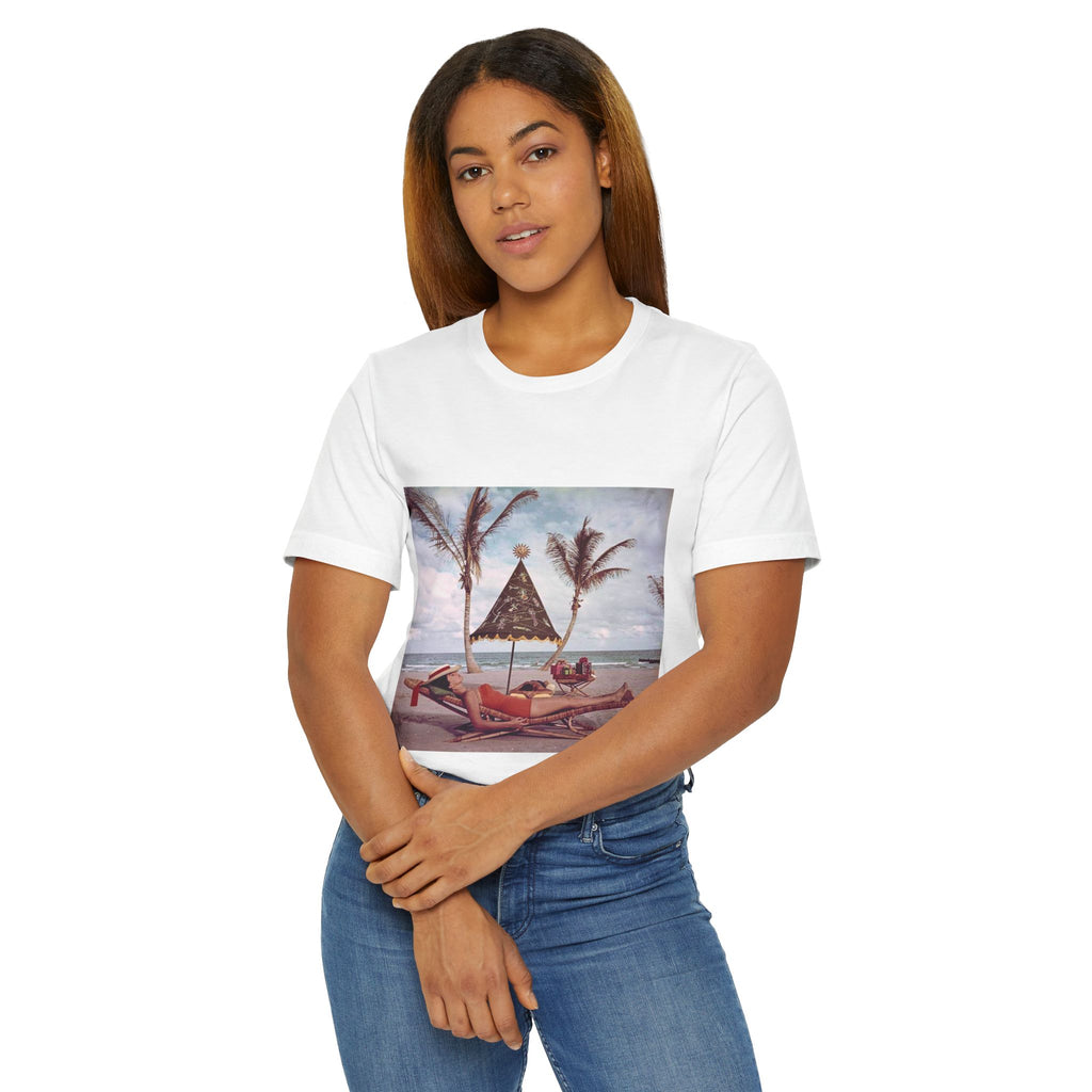Vintage Christmas on the Beach Lightweight T-shirt