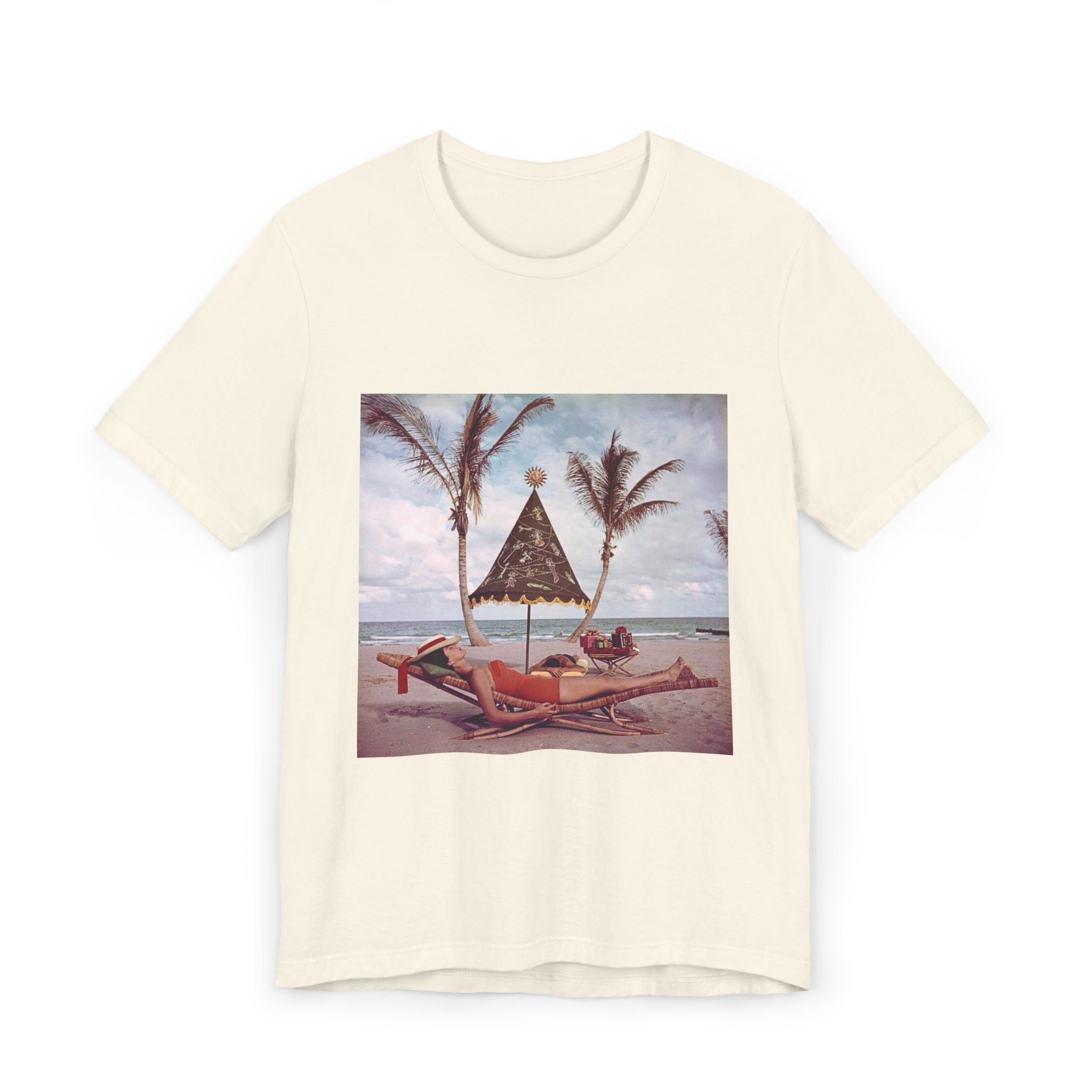 Vintage Christmas on the Beach Lightweight T-shirt