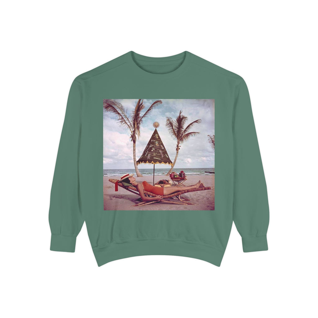 Vintage Christmas on the Beach Crewneck Sweatshirt - Comfort Colors